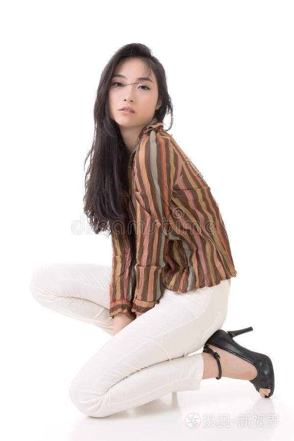 嘴唇直播下载 午夜密语